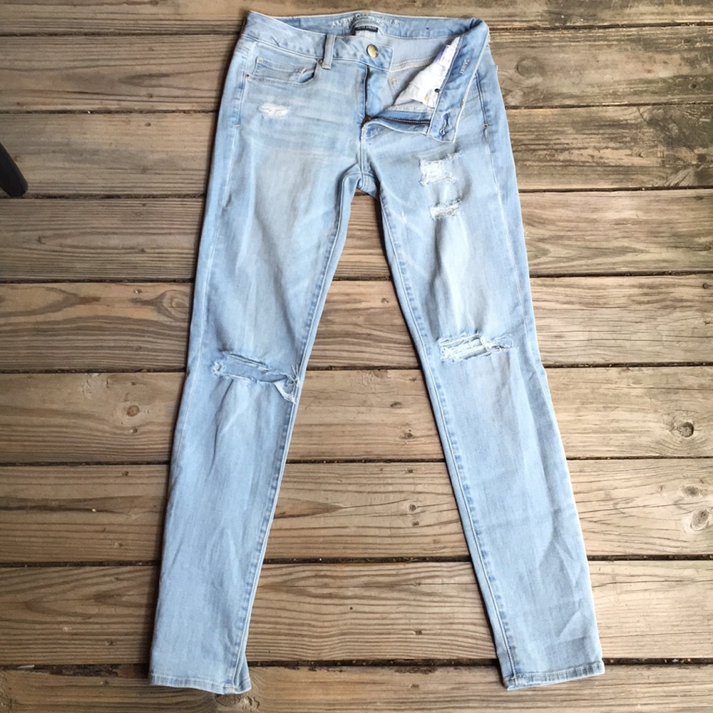 Destroyed jeans